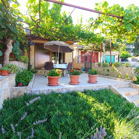 1462 Apartment Pula