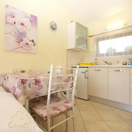 1462 Apartment Pula